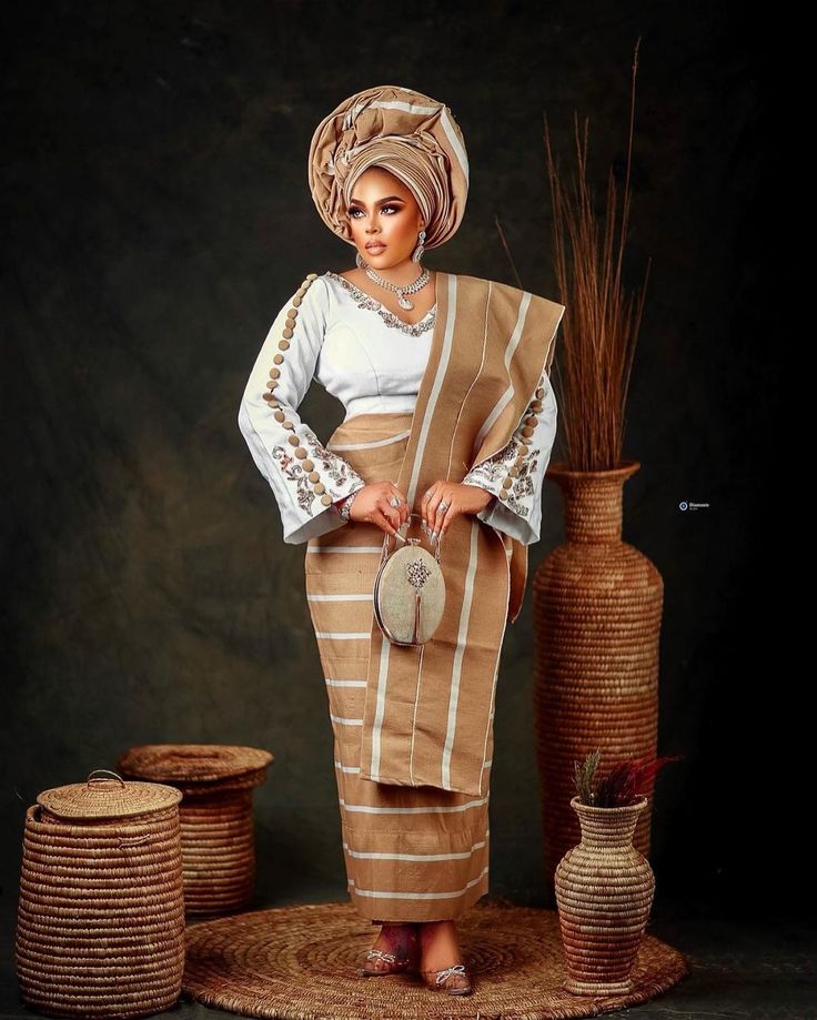 Sáńyán Ivory Bridal Set